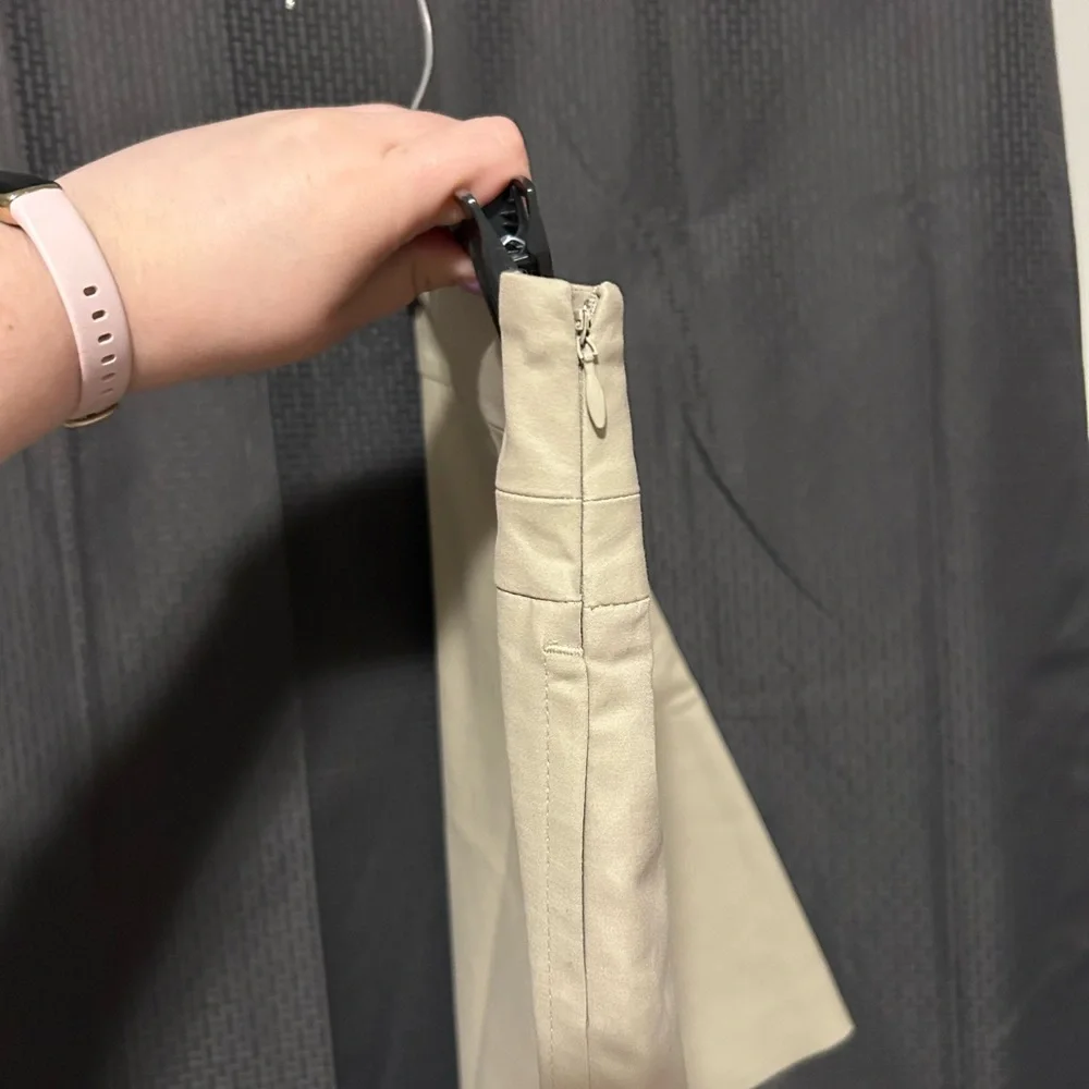 NEW Ann Taylor LOFT Tan Mini Skirt Size 6 - Picture 2 of 6